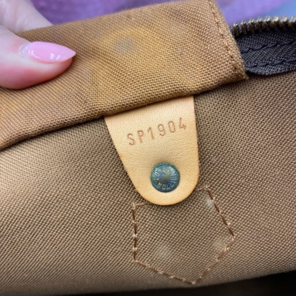 Louis Vuitton Monogram Speedy 40 Bag